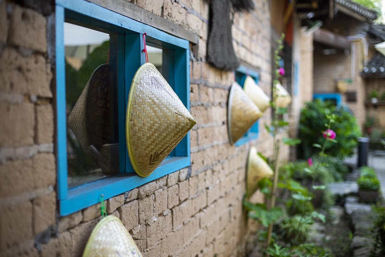 The Giggling Tree Hotel Yangshuo Exterior photo